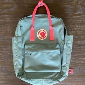 Like New! Fjallraven Kanken Laptop Backpack
